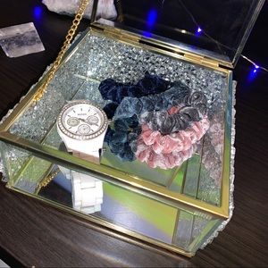 Glass jewelry box